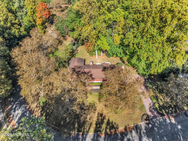 35 Heyward Hills Drive, Holmdel, NJ 07733