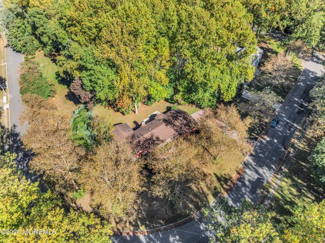 35 Heyward Hills Drive, Holmdel, NJ 07733