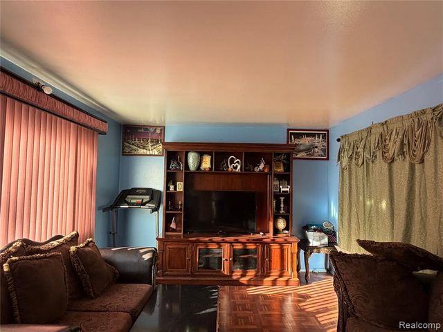 27226 Bradner Drive, Warren, MI 48088