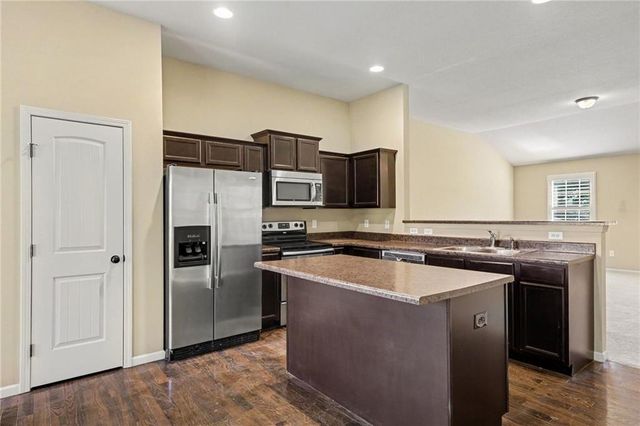 14256 Oakland Court, Grandview, MO 64030