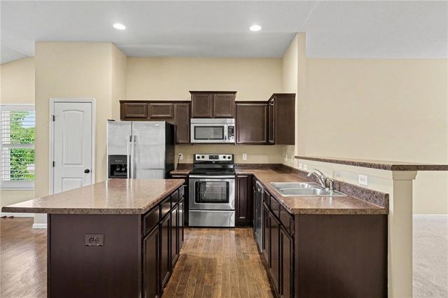 14256 Oakland Court, Grandview, MO 64030