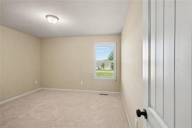 14256 Oakland Court, Grandview, MO 64030