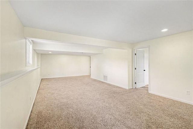 14256 Oakland Court, Grandview, MO 64030