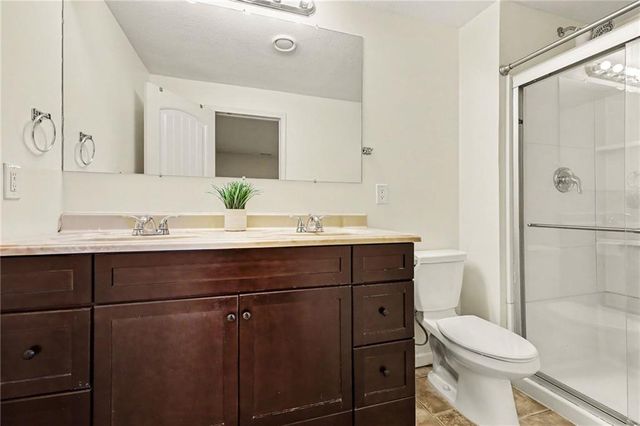 14256 Oakland Court, Grandview, MO 64030