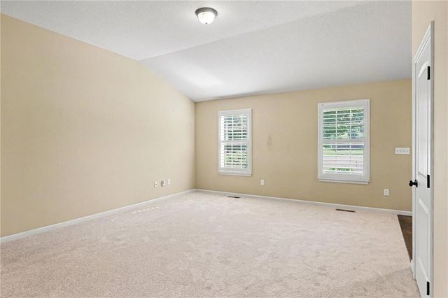 14256 Oakland Court, Grandview, MO 64030