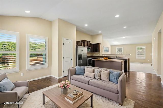 14256 Oakland Court, Grandview, MO 64030