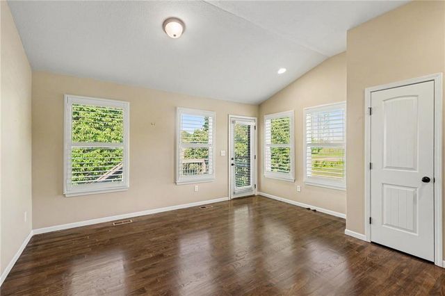 14256 Oakland Court, Grandview, MO 64030