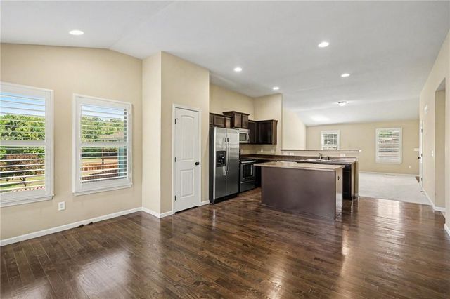 14256 Oakland Court, Grandview, MO 64030