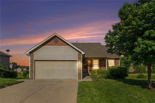 14256 Oakland Court, Grandview, MO 64030