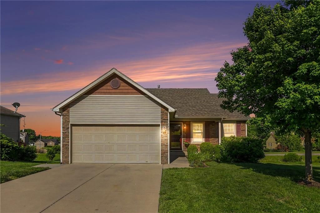 14256 Oakland Court, Grandview, MO 64030
