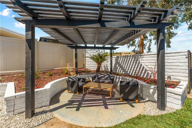 32650 The Old Road, Castaic, CA 91384