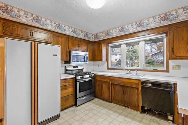 3101 125th Street E, Burnsville, MN 55337