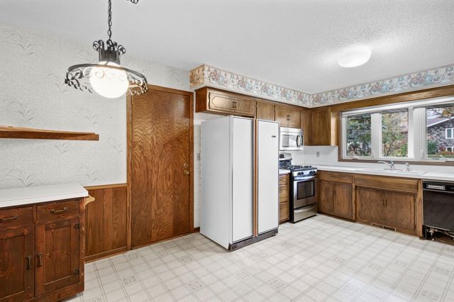 3101 125th Street E, Burnsville, MN 55337