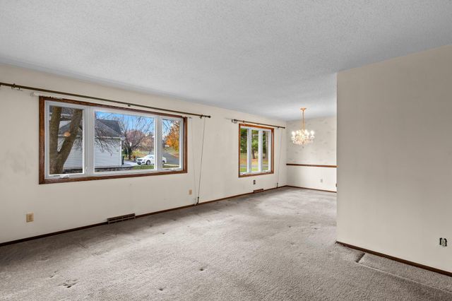 3101 125th Street E, Burnsville, MN 55337