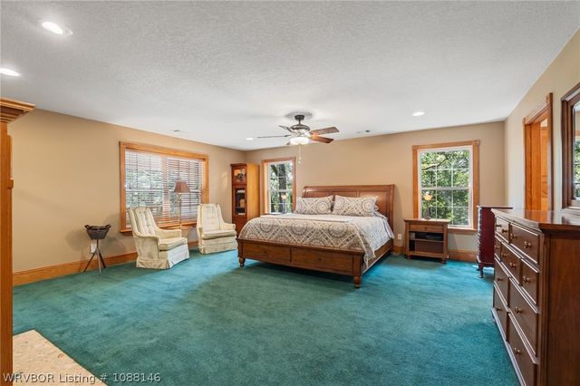 904 River Overlook Loop, Van Buren, AR 72956