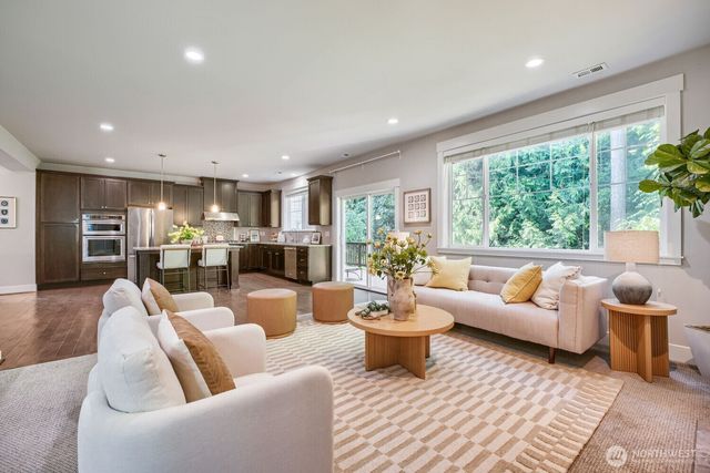 24356 NE 15th Way, Sammamish, WA 98074