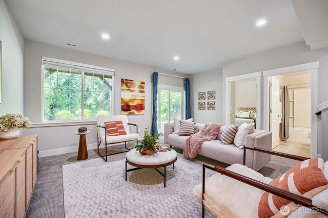 24356 NE 15th Way, Sammamish, WA 98074