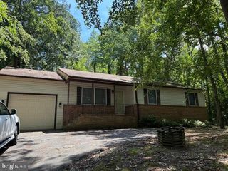 206 CALVERT DR, Lusby, MD 20657