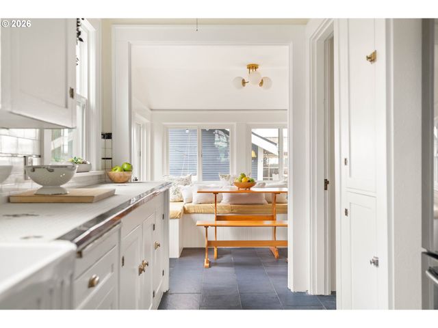 514 Ne 71ST Ave, Portland, OR 97213