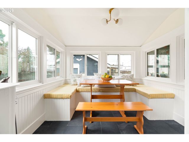 514 Ne 71ST Ave, Portland, OR 97213