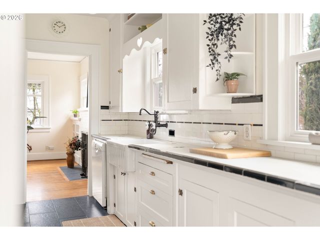 514 Ne 71ST Ave, Portland, OR 97213