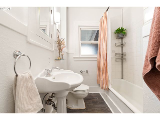 514 Ne 71ST Ave, Portland, OR 97213