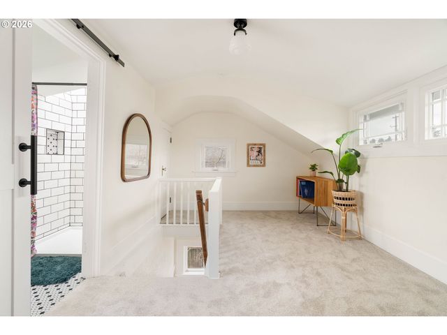 514 Ne 71ST Ave, Portland, OR 97213