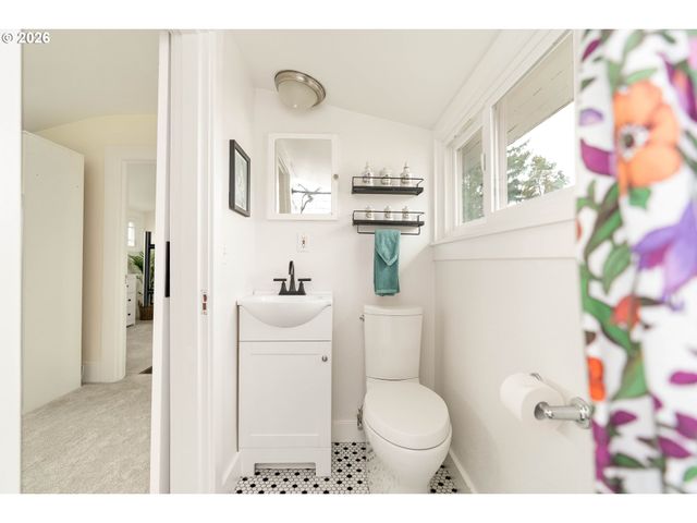 514 Ne 71ST Ave, Portland, OR 97213