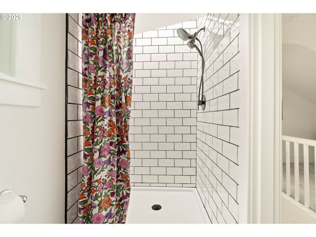 514 Ne 71ST Ave, Portland, OR 97213