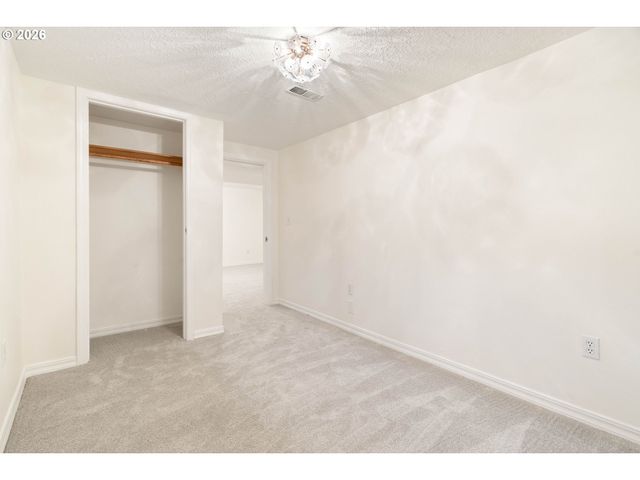 514 Ne 71ST Ave, Portland, OR 97213