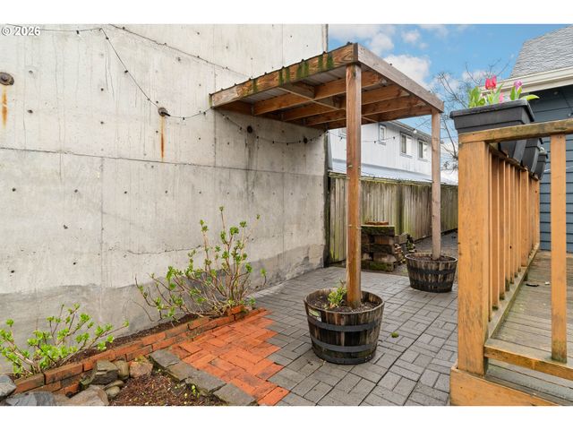 514 Ne 71ST Ave, Portland, OR 97213