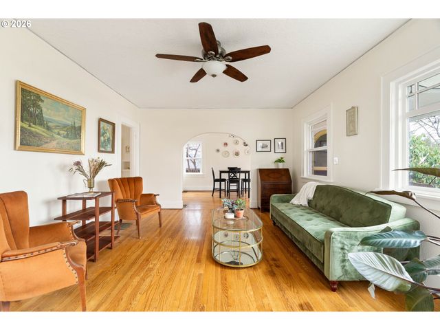 514 Ne 71ST Ave, Portland, OR 97213