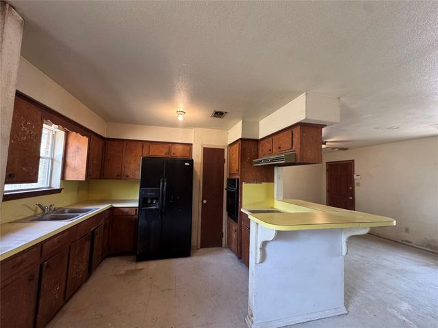 317 Bob Wills Road, Livingston, TX 77351