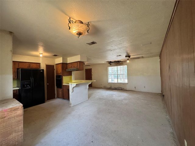 317 Bob Wills Road, Livingston, TX 77351