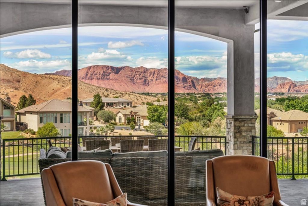 Image 12 of property listing at 2608 W CANYON RIDGE RD, St. George, UT 84770