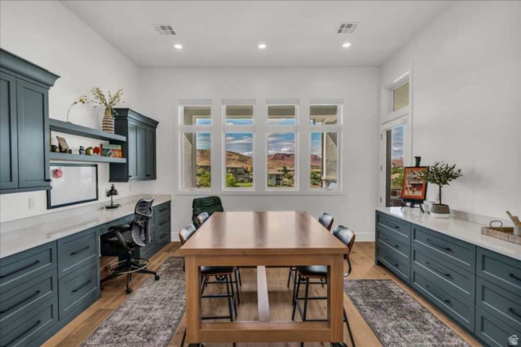 Image 29 of property listing at 2608 W CANYON RIDGE RD, St. George, UT 84770