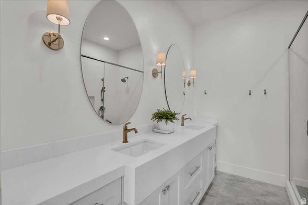 Image 64 of property listing at 2608 W CANYON RIDGE RD, St. George, UT 84770