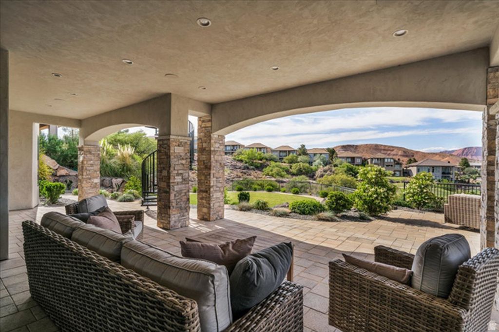 Image 76 of property listing at 2608 W CANYON RIDGE RD, St. George, UT 84770