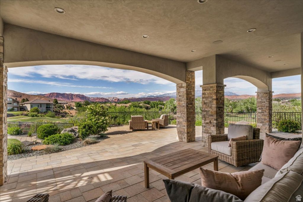 Image 77 of property listing at 2608 W CANYON RIDGE RD, St. George, UT 84770