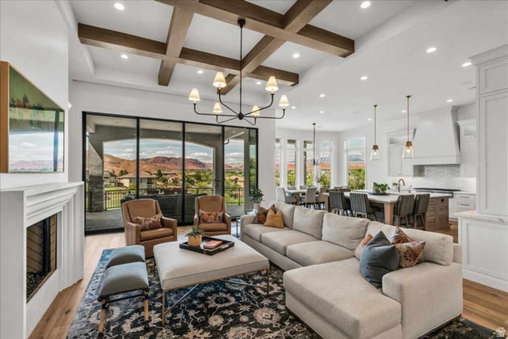 Image 9 of property listing at 2608 W CANYON RIDGE RD, St. George, UT 84770