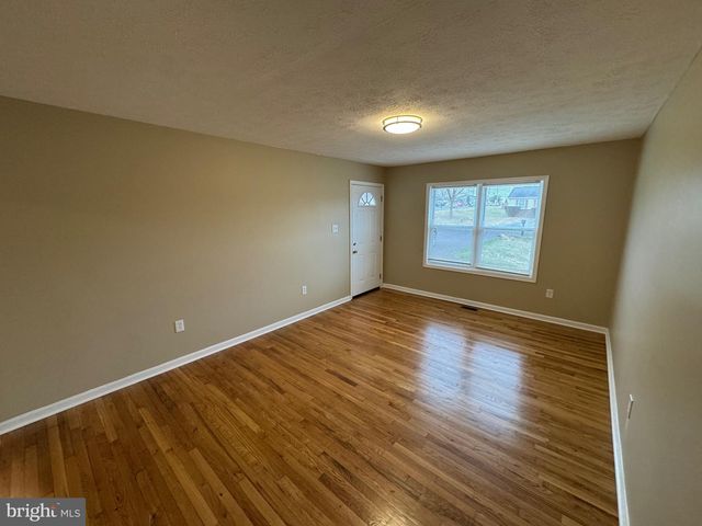 127 LONGSTREET AVE, Winchester, VA 22603