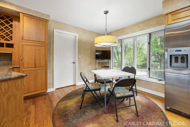 27200 W Lakeview Drive South Drive, Lake Barrington, IL 60084