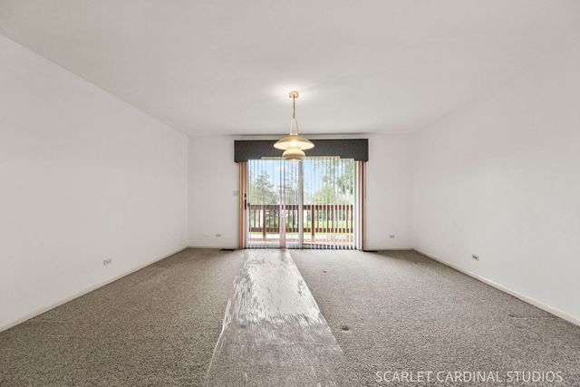 27200 W Lakeview Drive South Drive, Lake Barrington, IL 60084