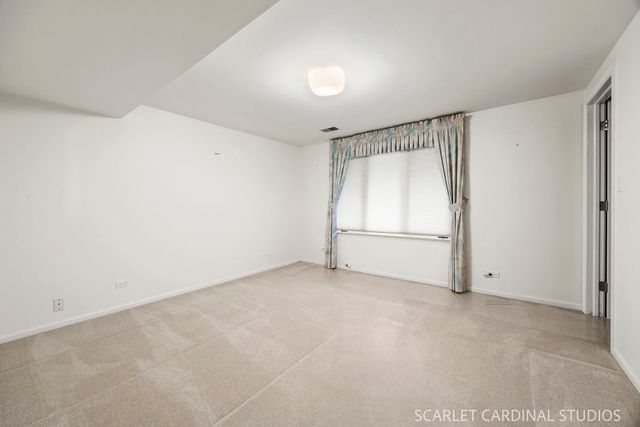 27200 W Lakeview Drive South Drive, Lake Barrington, IL 60084