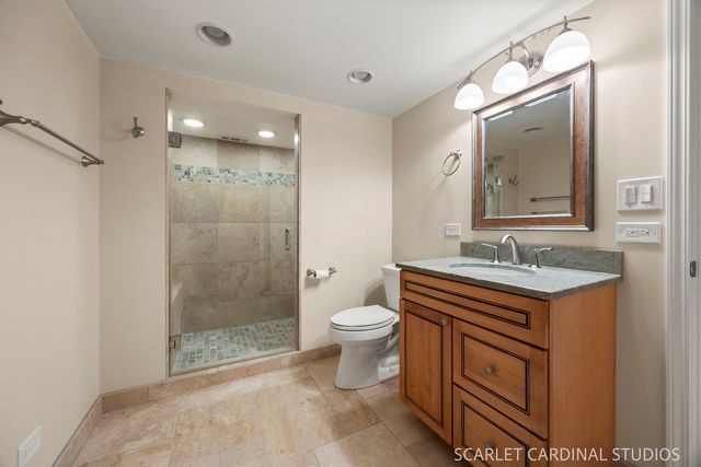 27200 W Lakeview Drive South Drive, Lake Barrington, IL 60084