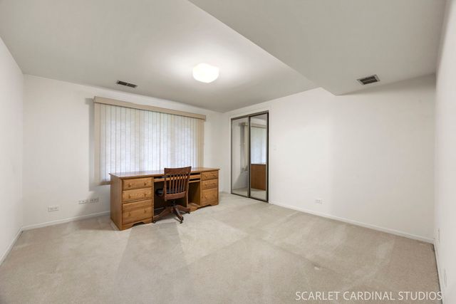 27200 W Lakeview Drive South Drive, Lake Barrington, IL 60084