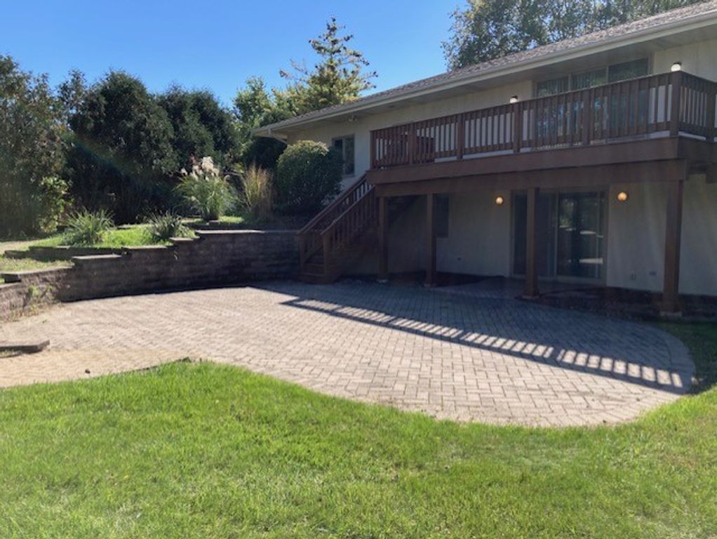 27200 W Lakeview Drive South Drive, Lake Barrington, IL 60084 — photo 5