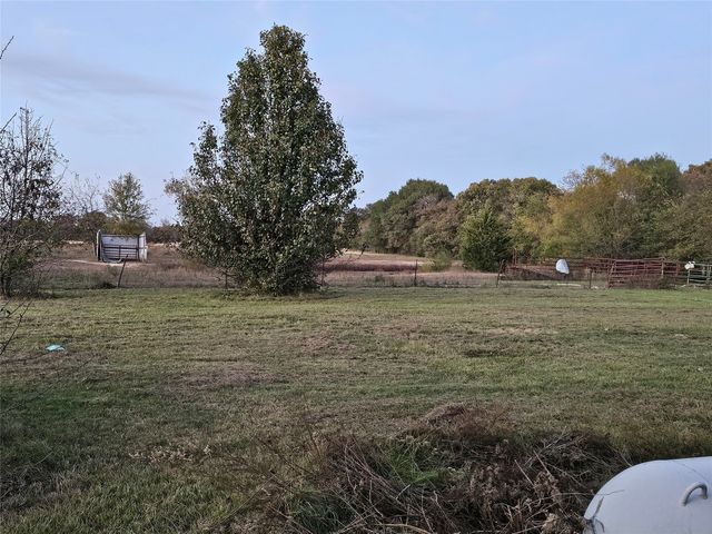 517 County Road 1944, Emory, TX 75440