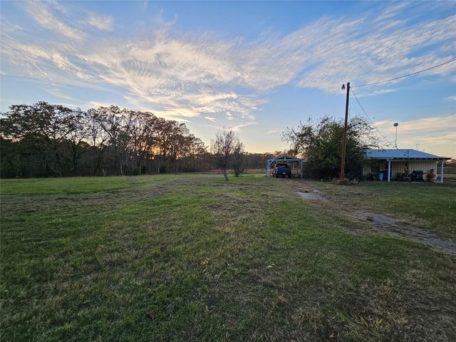 517 County Road 1944, Emory, TX 75440