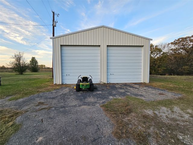 517 County Road 1944, Emory, TX 75440